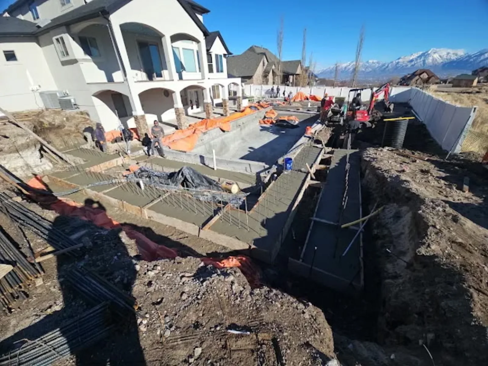 Swimming Pools services in Utah by JB Landscaping & Construction